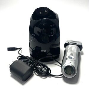 Braun Series 7 Electric Shaver Type 5696 w/5675 Clean & Charge Station